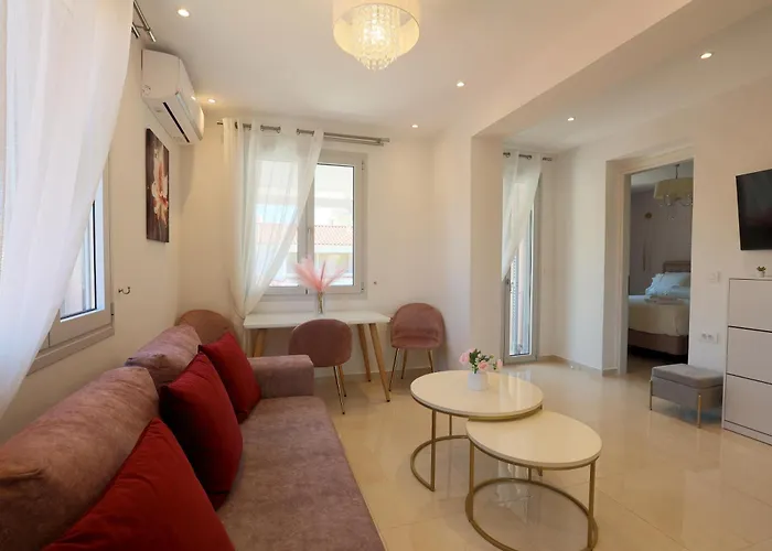 Bella Bianca , 200m From Square Apartament *