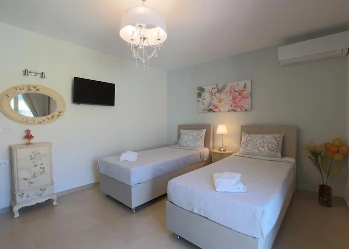 Bella Bianca , 200m From Square Apartament