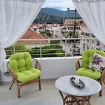 Bella Bianca , 200m From Square Apartamento *