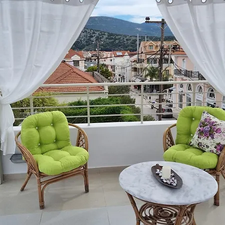 Bella Bianca , 200m From Square Apartmán *