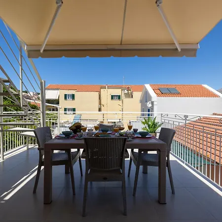 Bella Bianca , 200m From Square Apartmán Argostoli (Kefalonia)