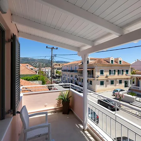 Bella Bianca , 200m From Square Apartmán *