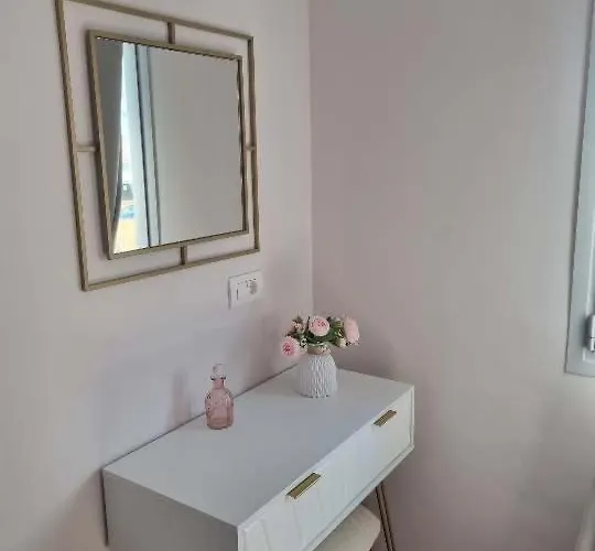 Bella Bianca , 200m From Square *