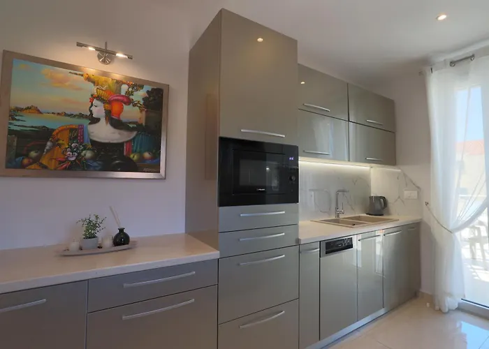 Apartment Bella Bianca , 200m From Square